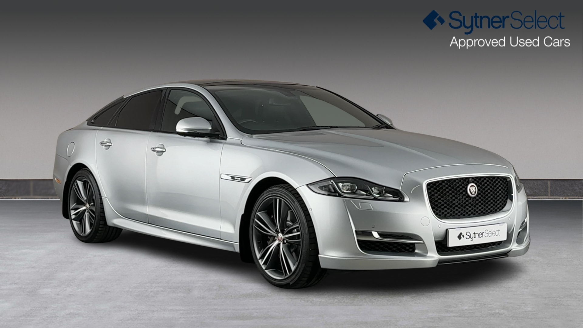 2017 JAGUAR XJ