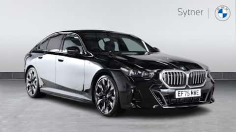 2026 5 SERIES SALOON 530E M SPORT 4DR AUTO, 2026 1,068 MILES PETROL PARALLEL PHEV... photo