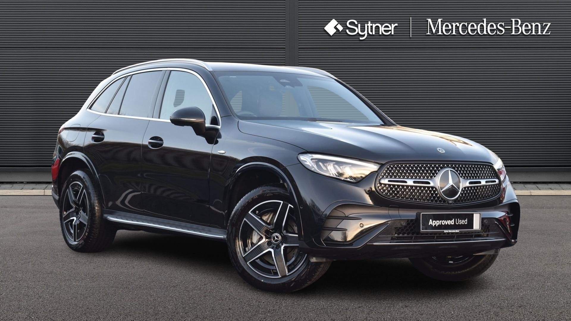 2025 Mercedes-Benz GLC