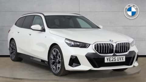 2025 BMW 5 SERIES TOURING 530E M SPORT 5DR AUTO, 2025 11,996 MILES PETROL PARALLEL PHEV... photo