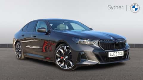 2026 5 SERIES SALOON 530E M SPORT PRO 4DR AUTO, 2026 1,080 MILES PETROL PARALLEL... photo