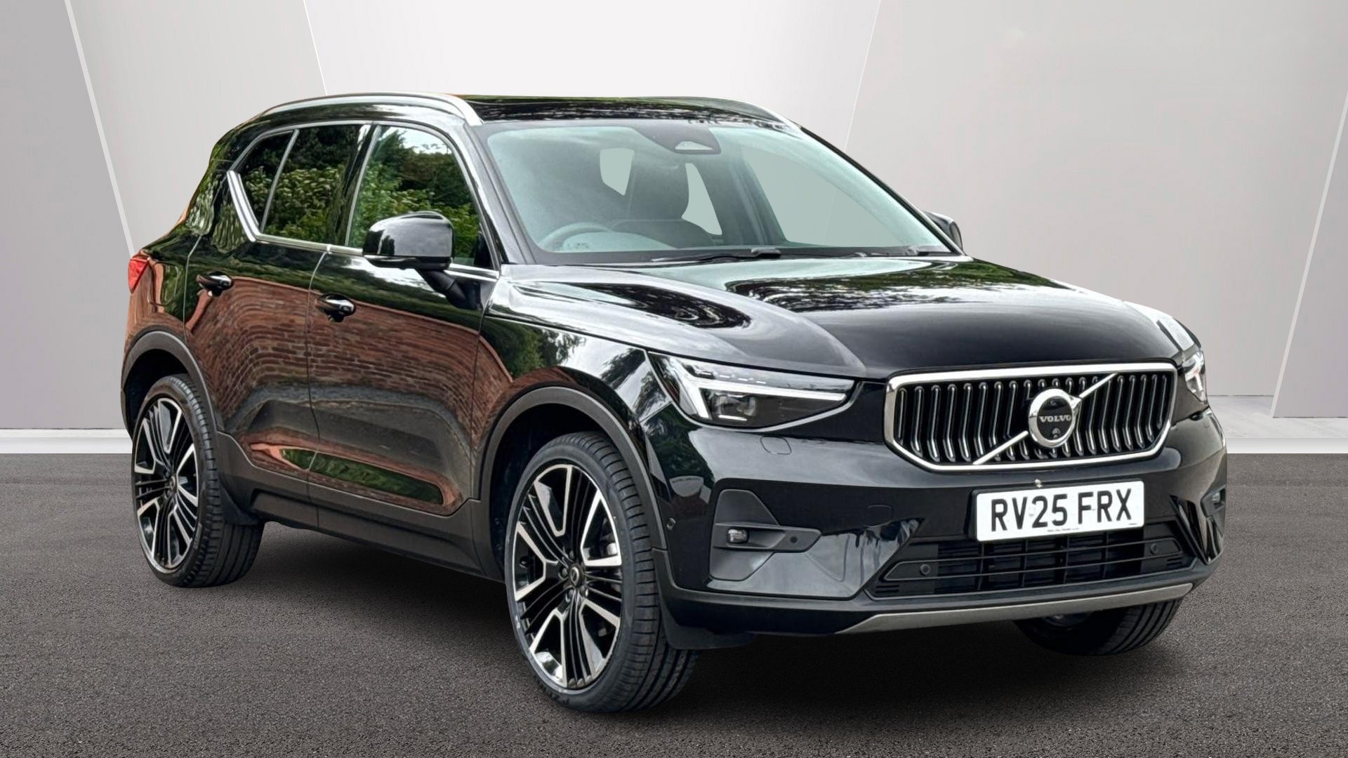 2025 Volvo XC40