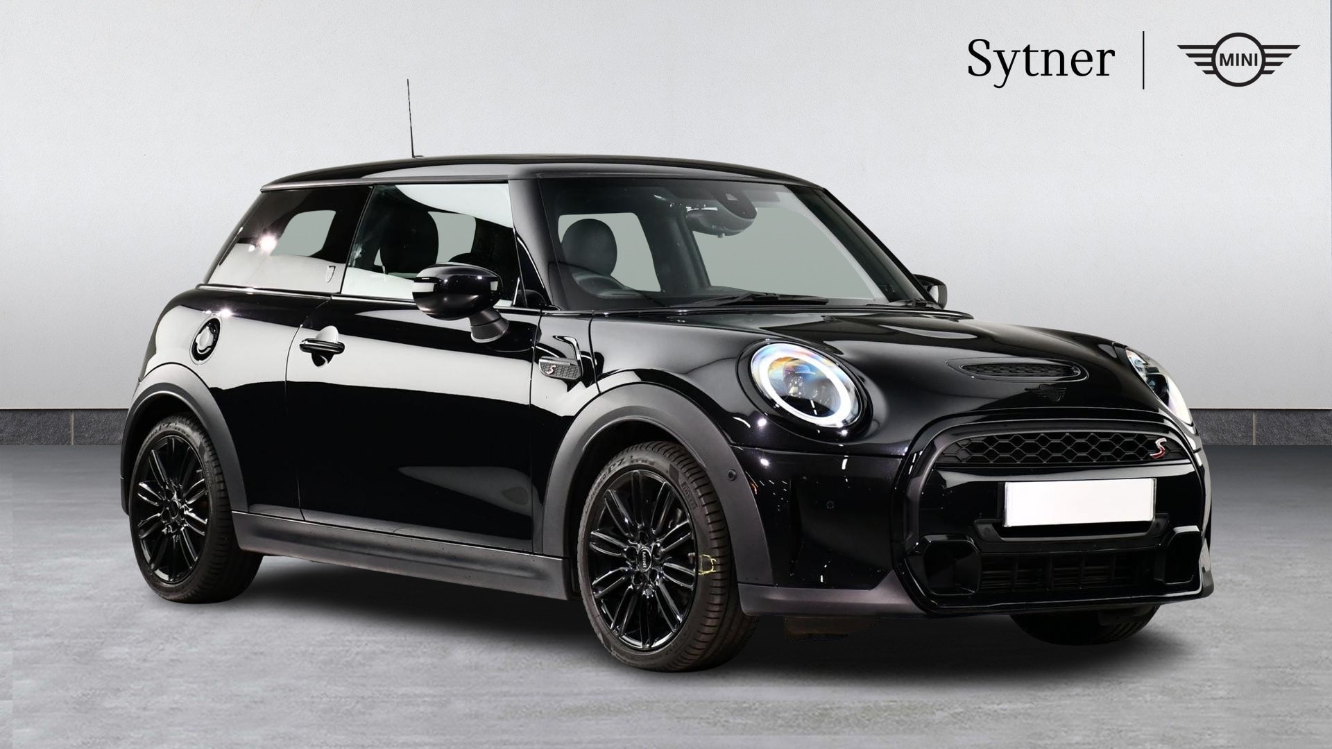 Mini Hatch 2023