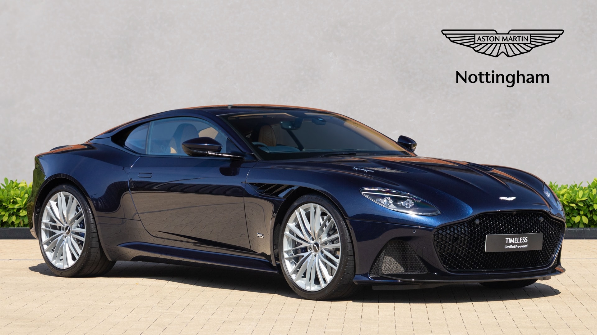 Aston Martin DBS 2021