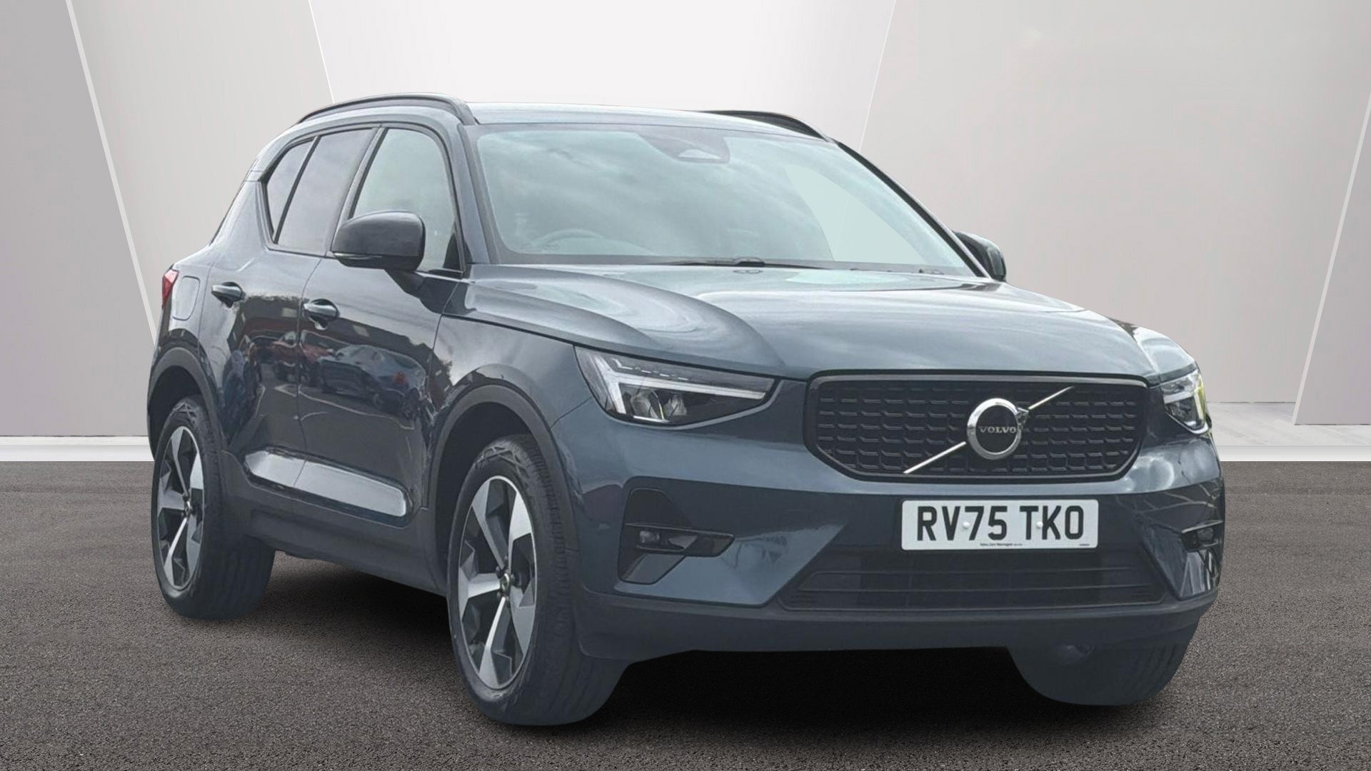 2025 Volvo XC40