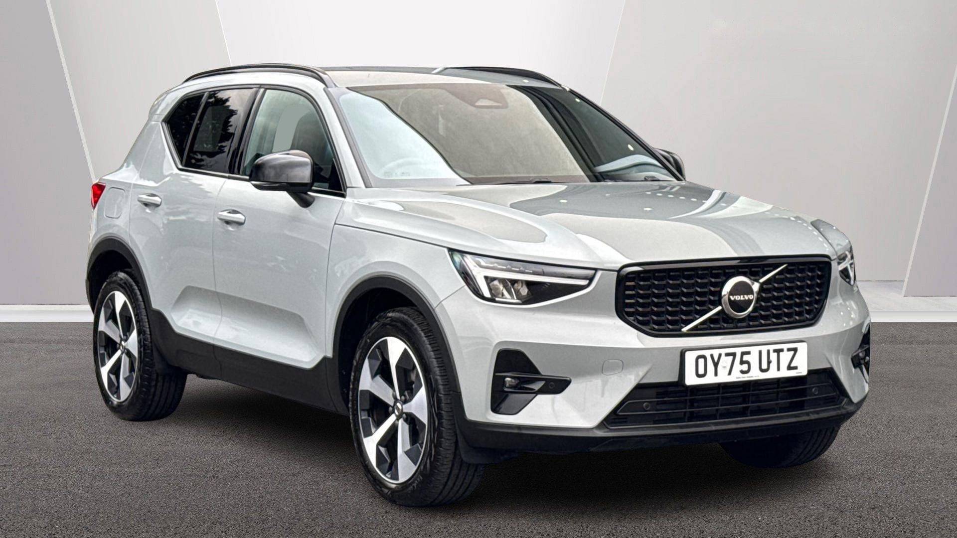 2025 Volvo XC40