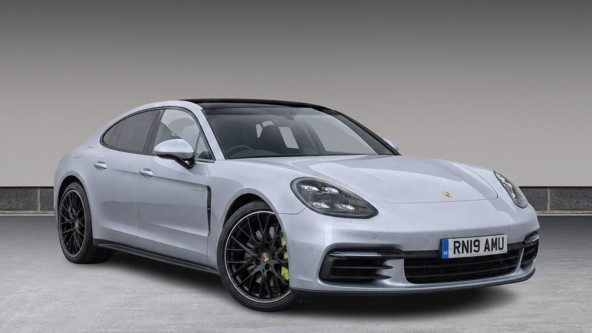 2019 PORSCHE PANAMERA
