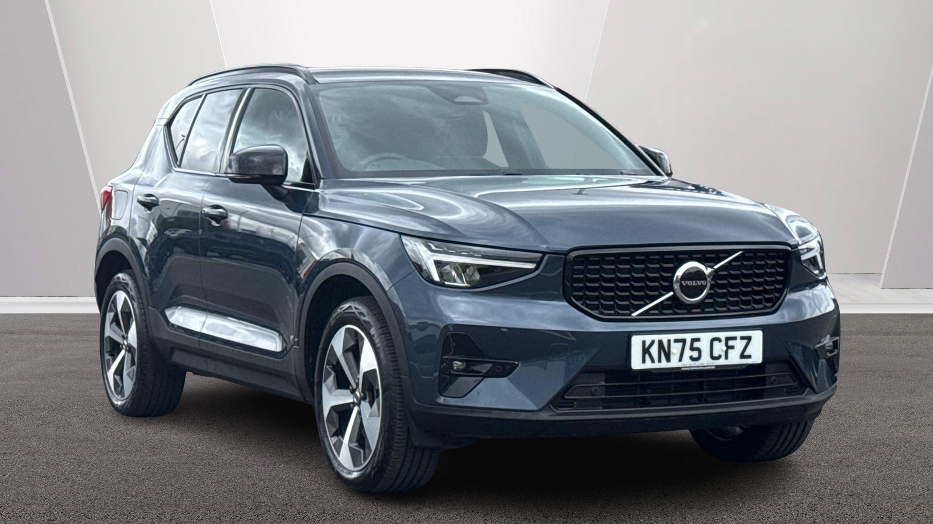 2025 Volvo XC40