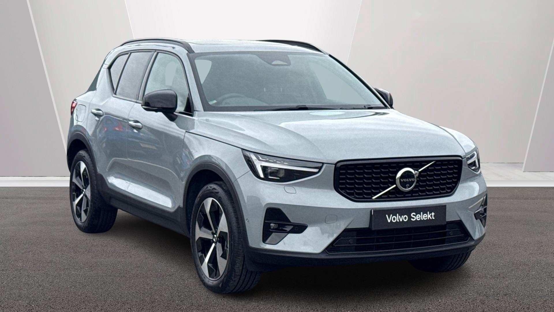 2023 Volvo XC40
