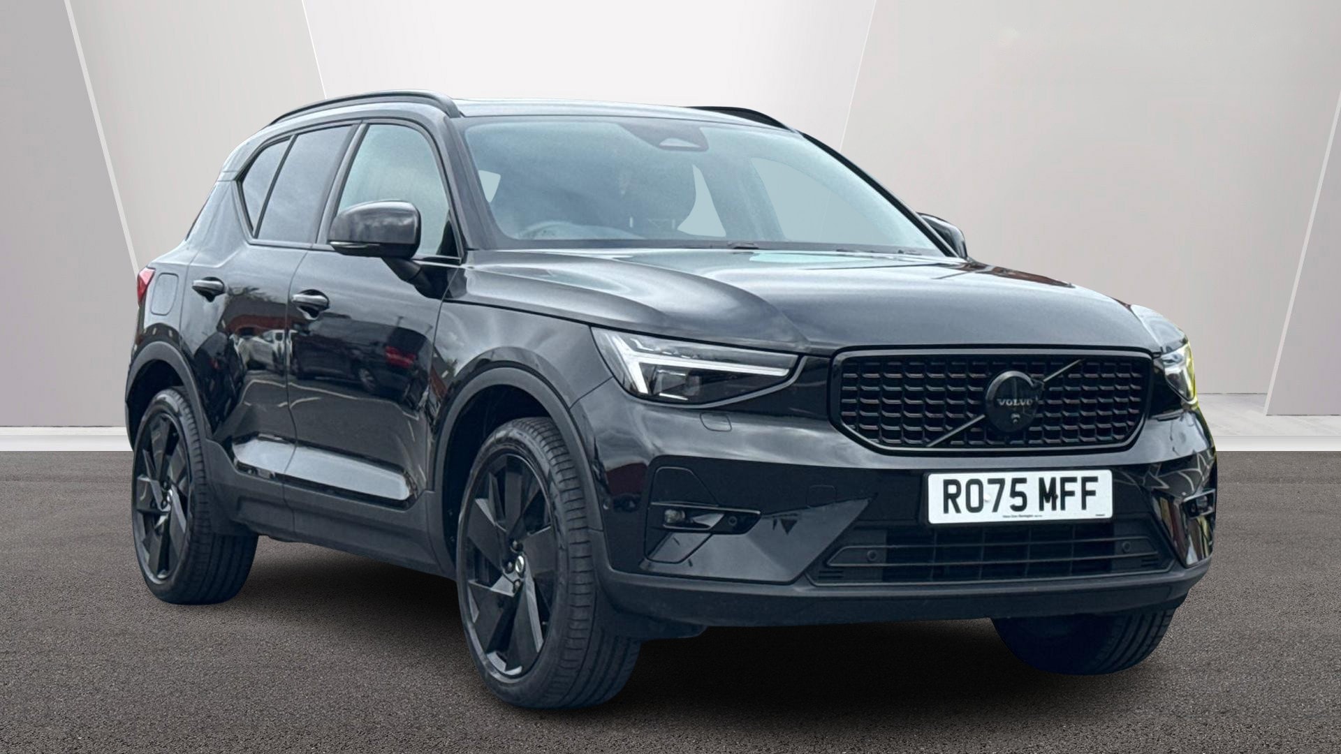 2025 Volvo XC40