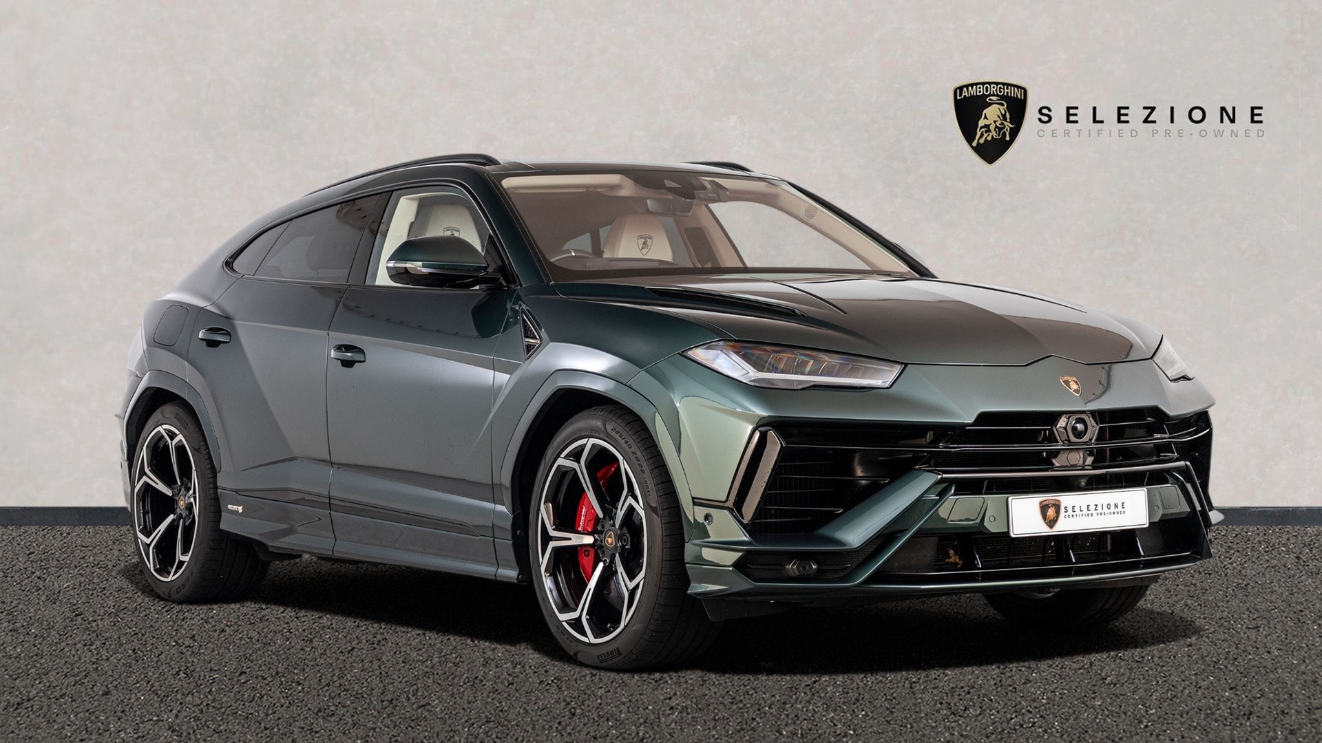 LAMBORGHINI URUS
