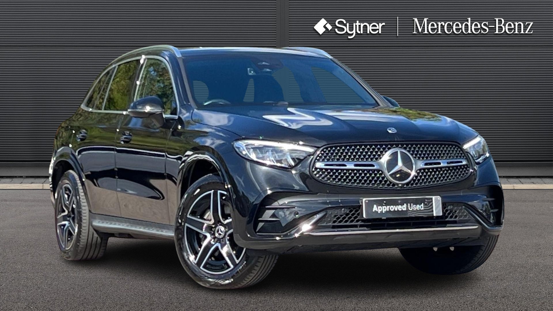 2025 Mercedes-Benz GLC