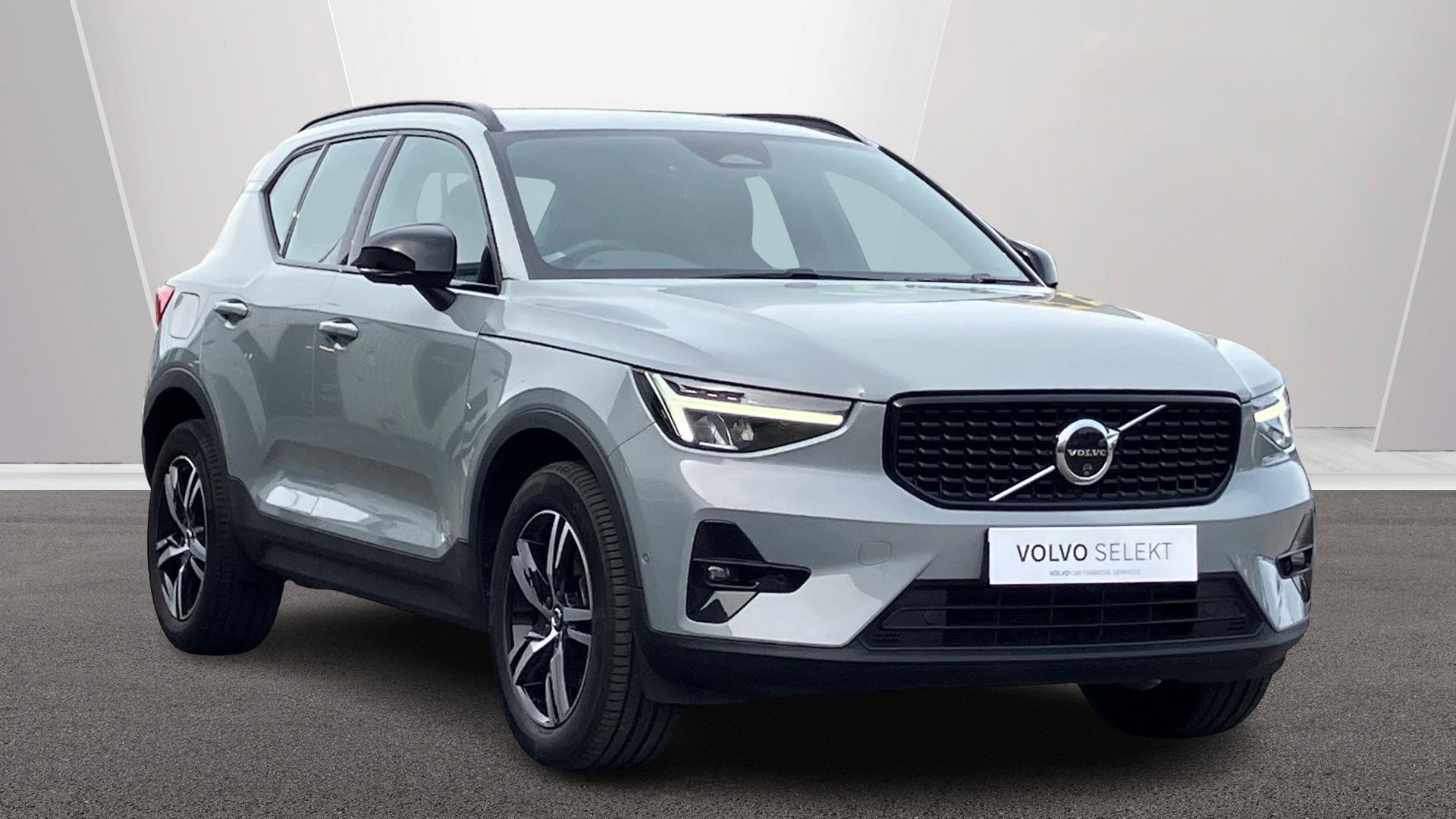 2023 Volvo XC40