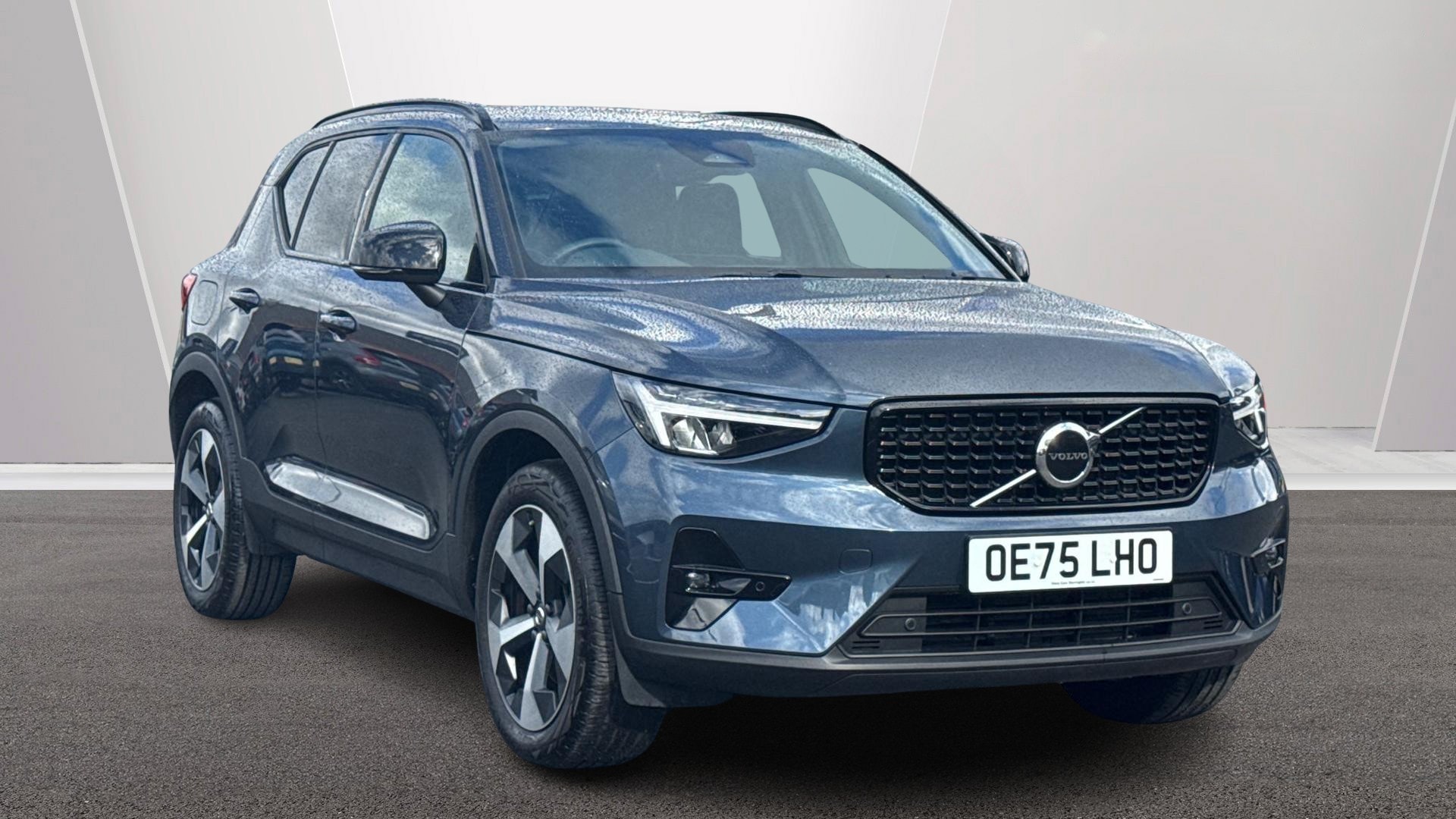 2025 Volvo XC40