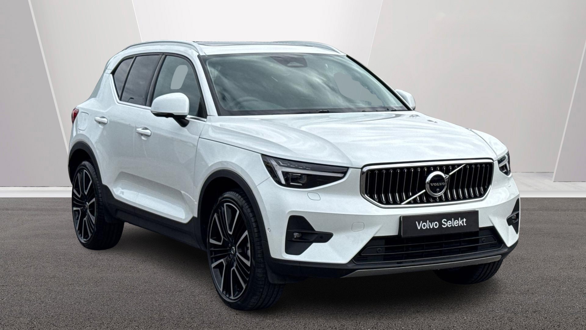 2025 Volvo XC40
