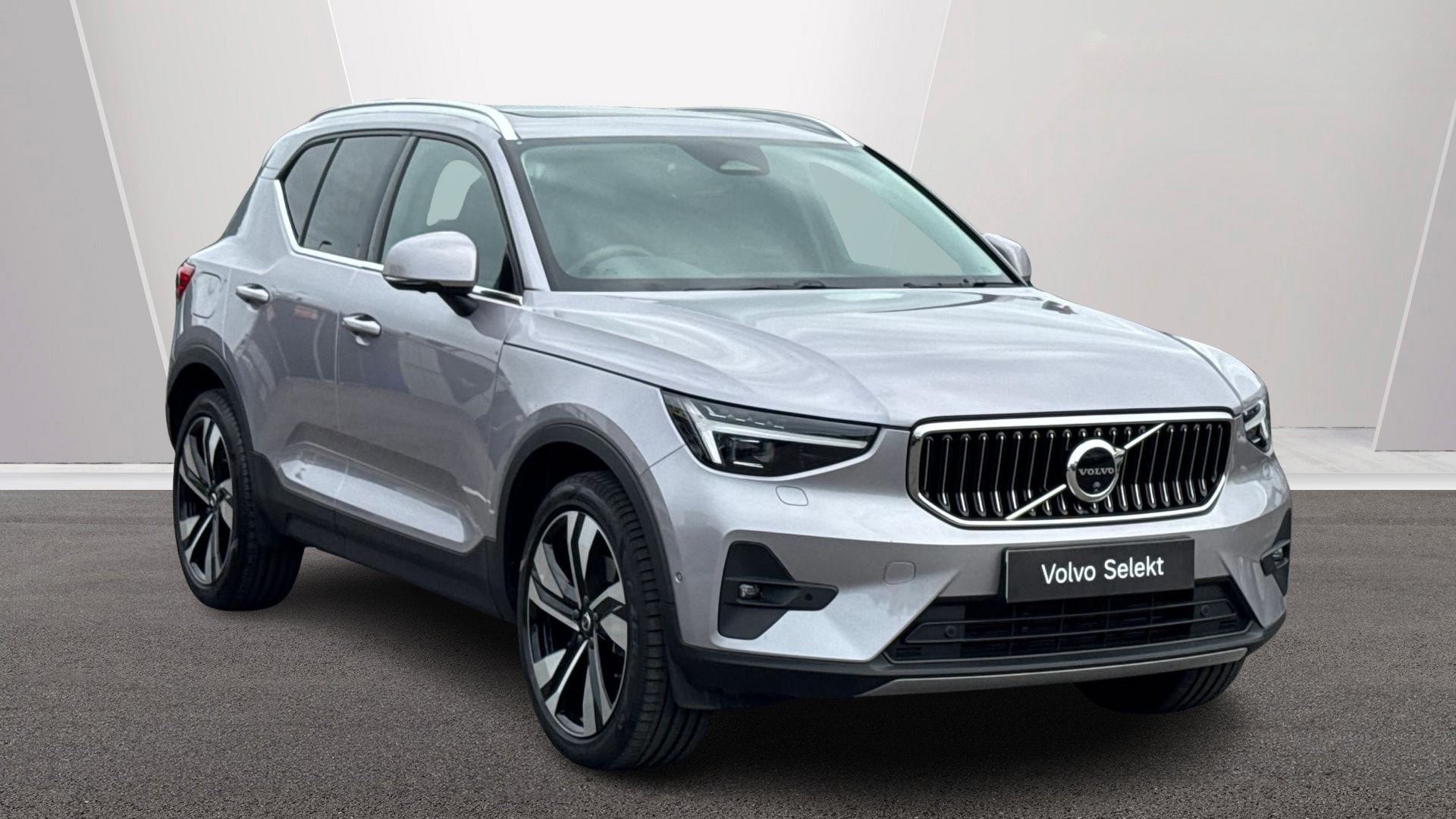 2025 Volvo XC40