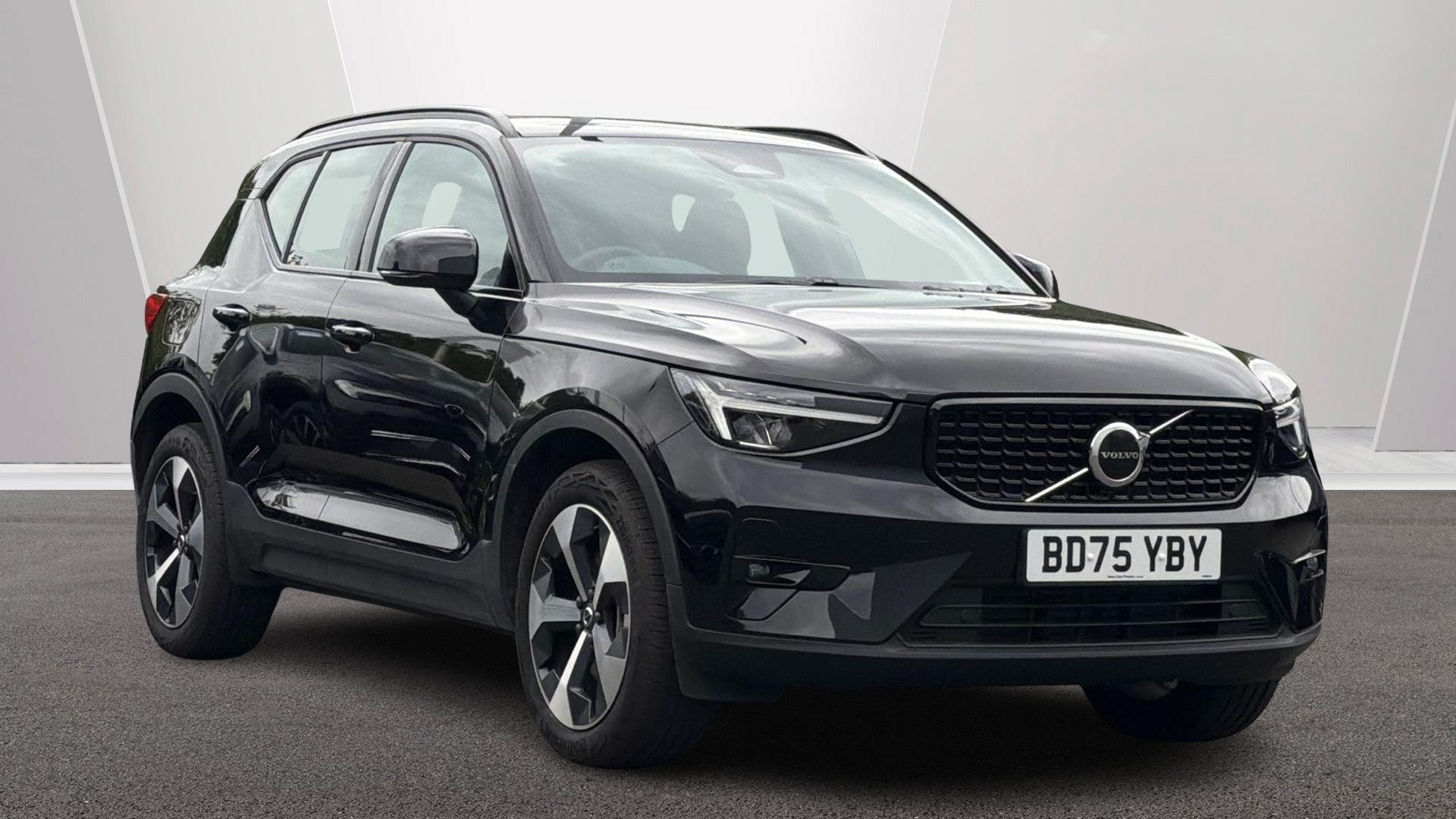 2025 Volvo XC40