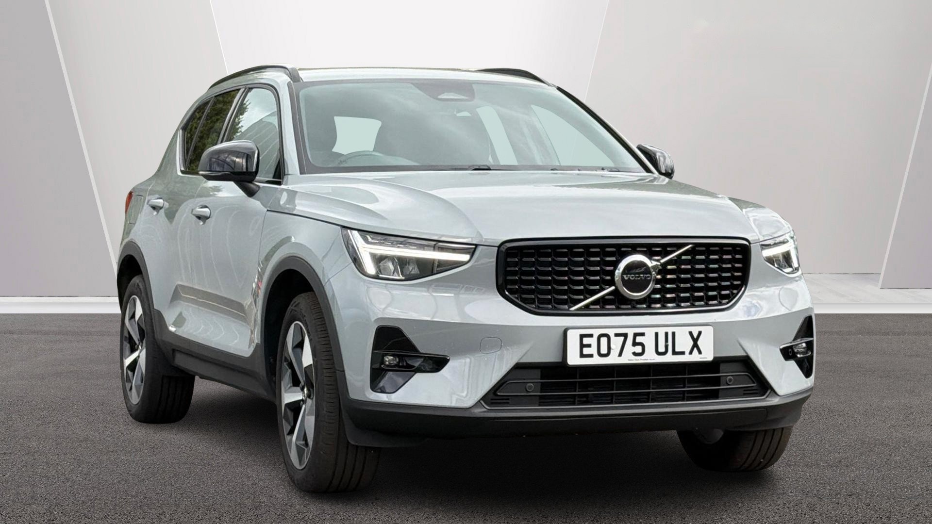2025 Volvo XC40