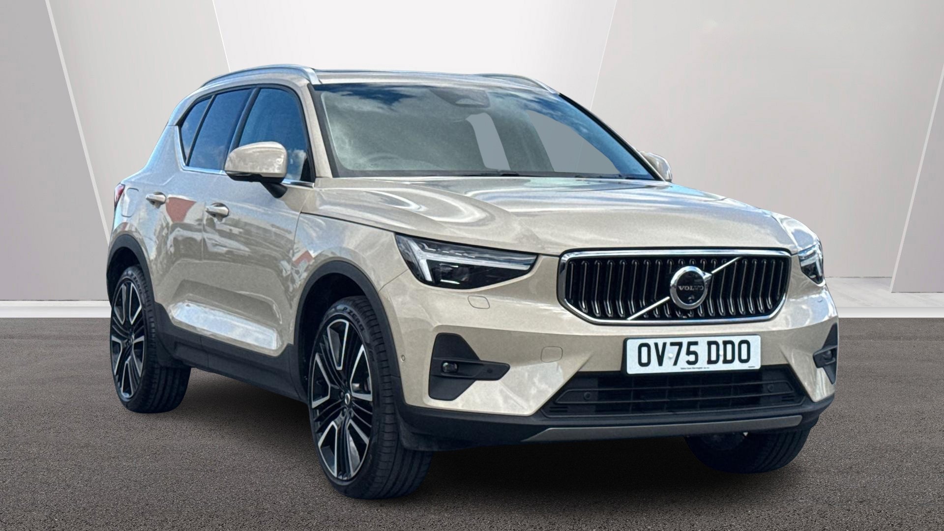 2025 Volvo XC40