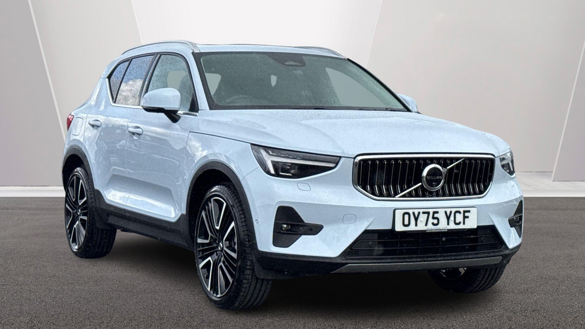 2025 Volvo XC40