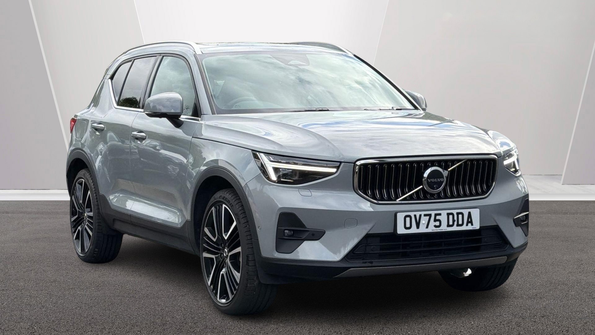 2025 Volvo XC40