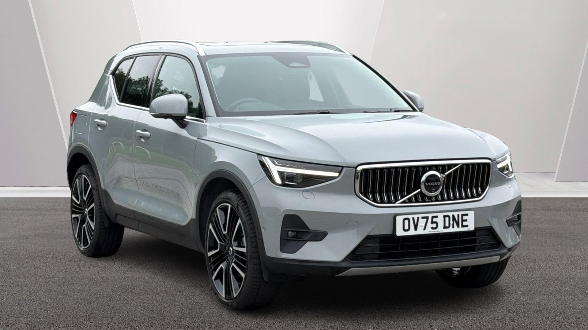 2025 Volvo XC40