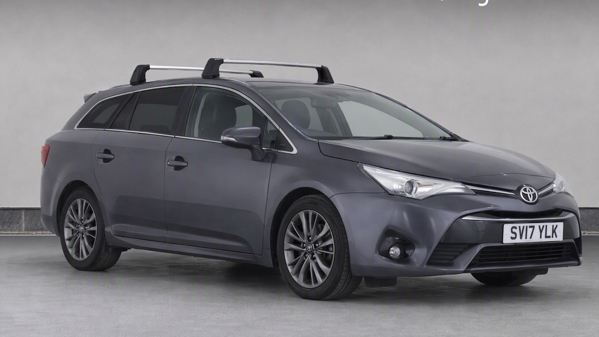 2017 TOYOTA AVENSIS