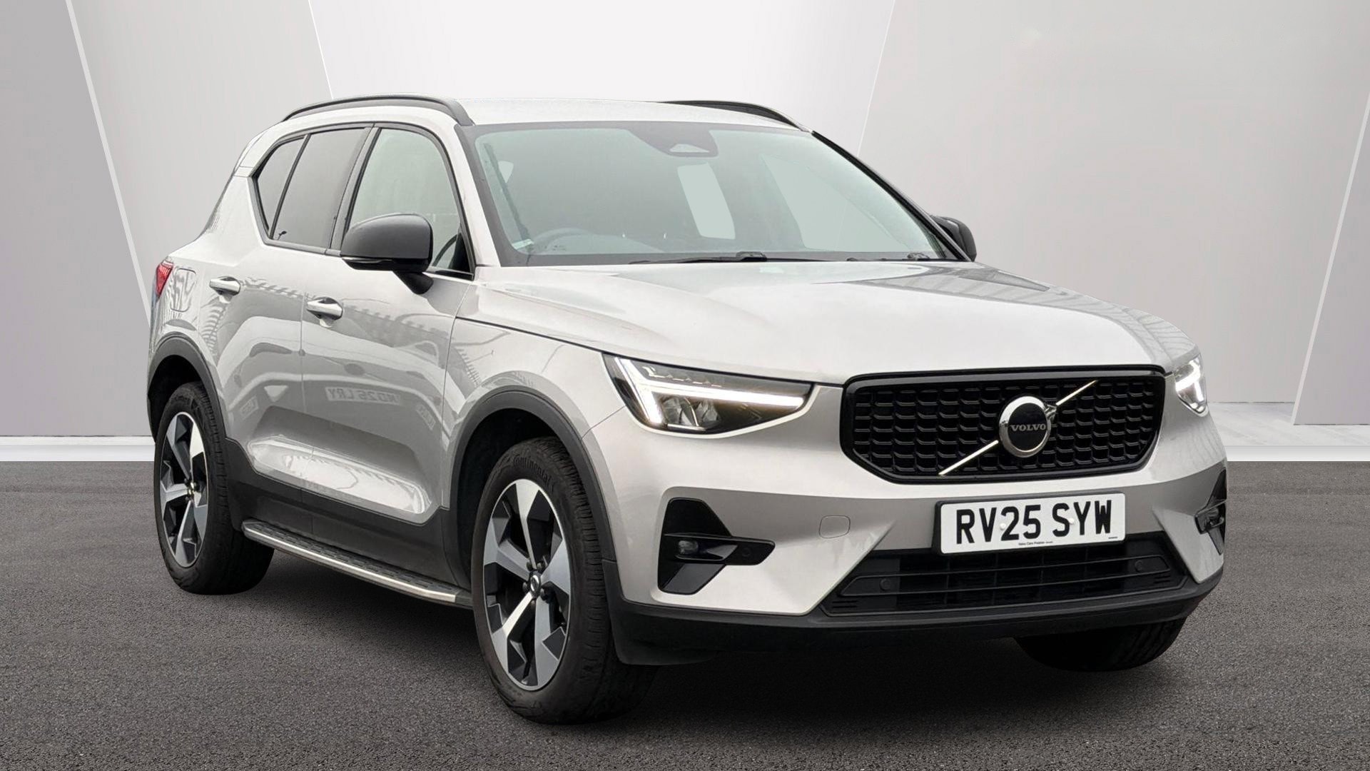2025 Volvo XC40
