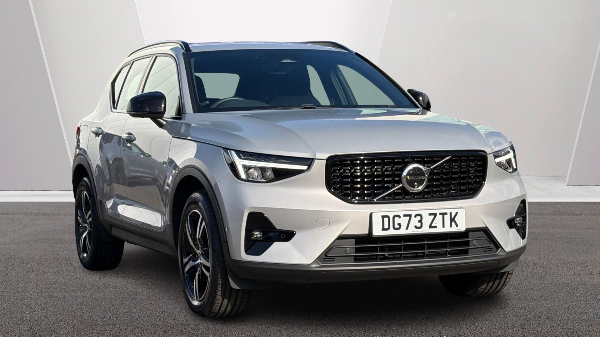 2023 Volvo XC40
