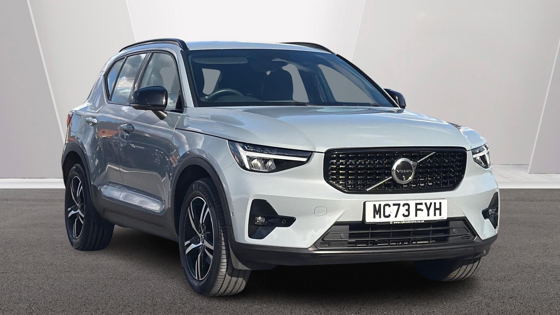 2023 Volvo XC40