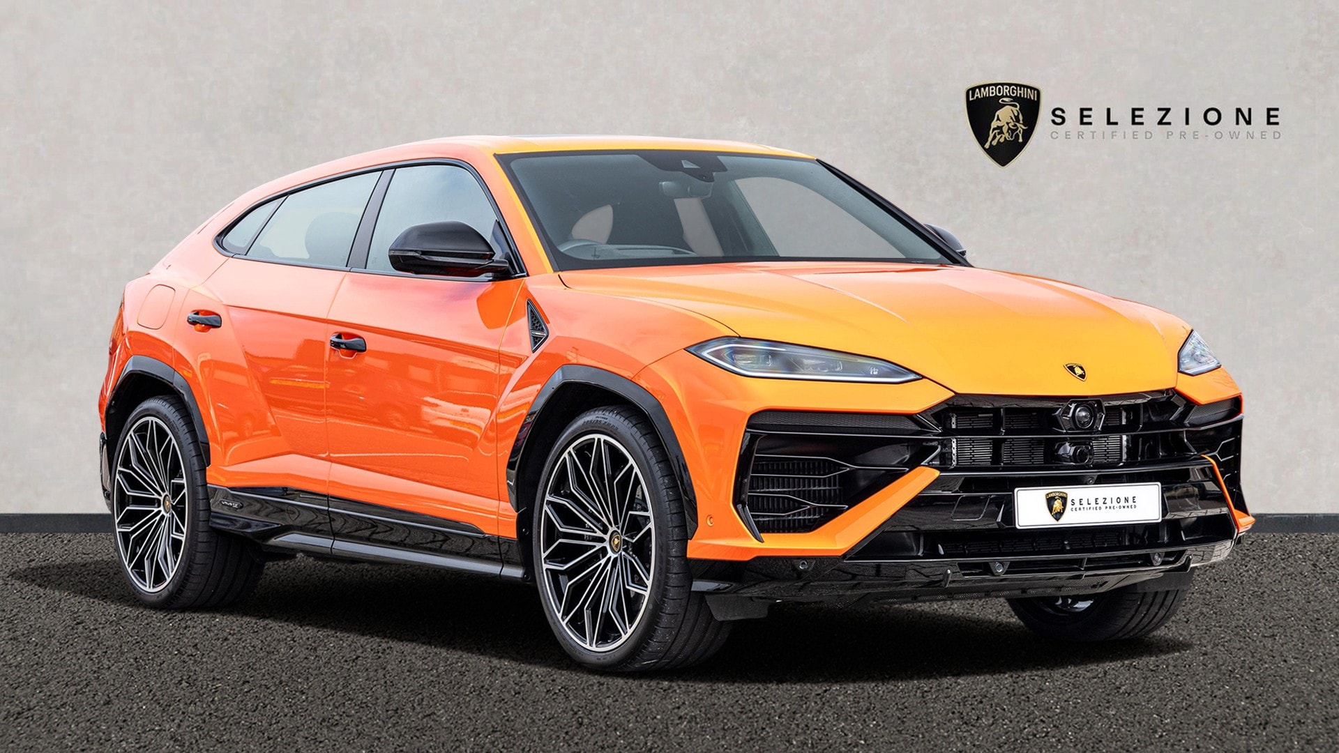 LAMBORGHINI URUS