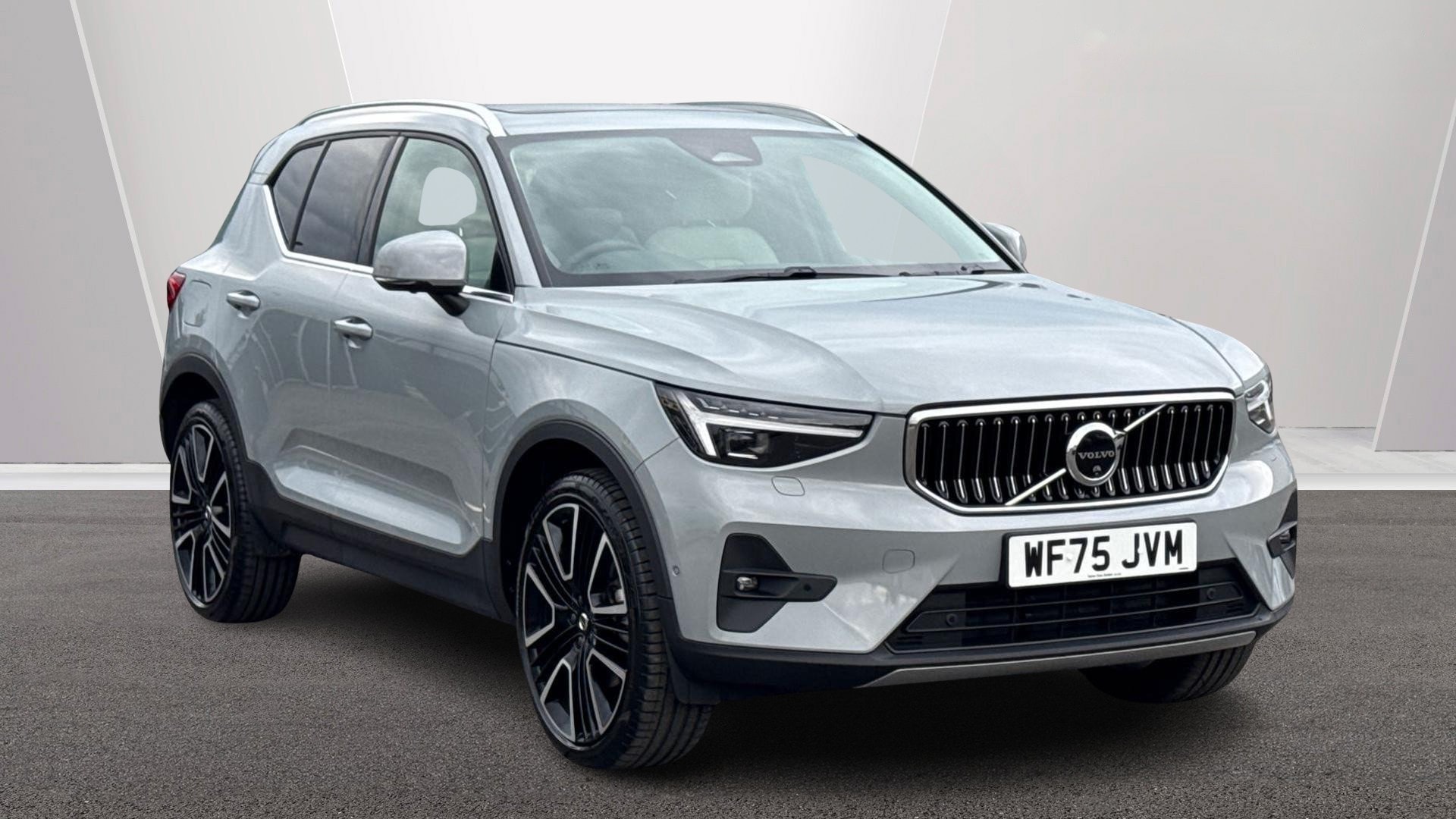2025 Volvo XC40
