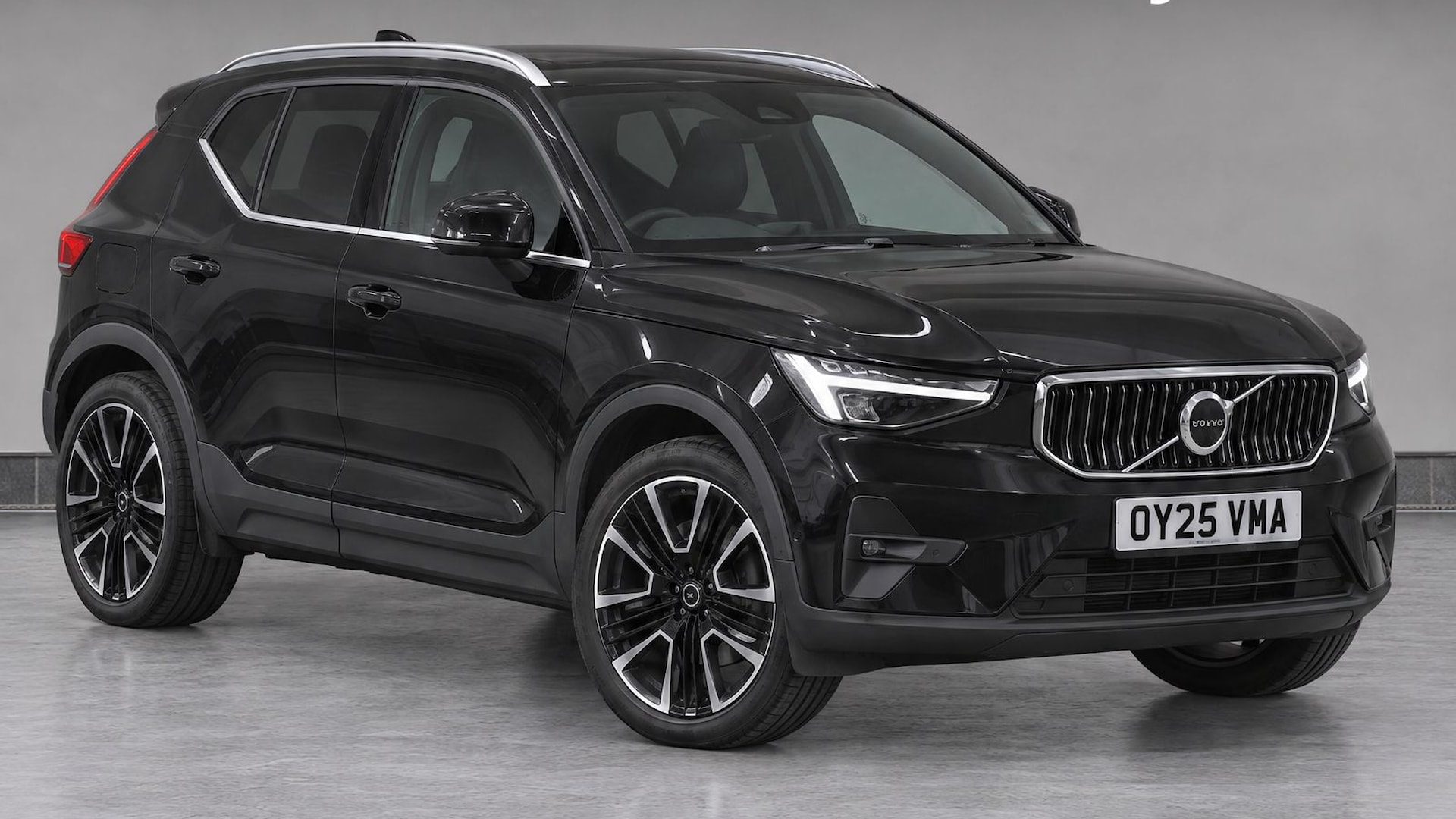2025 Volvo XC40