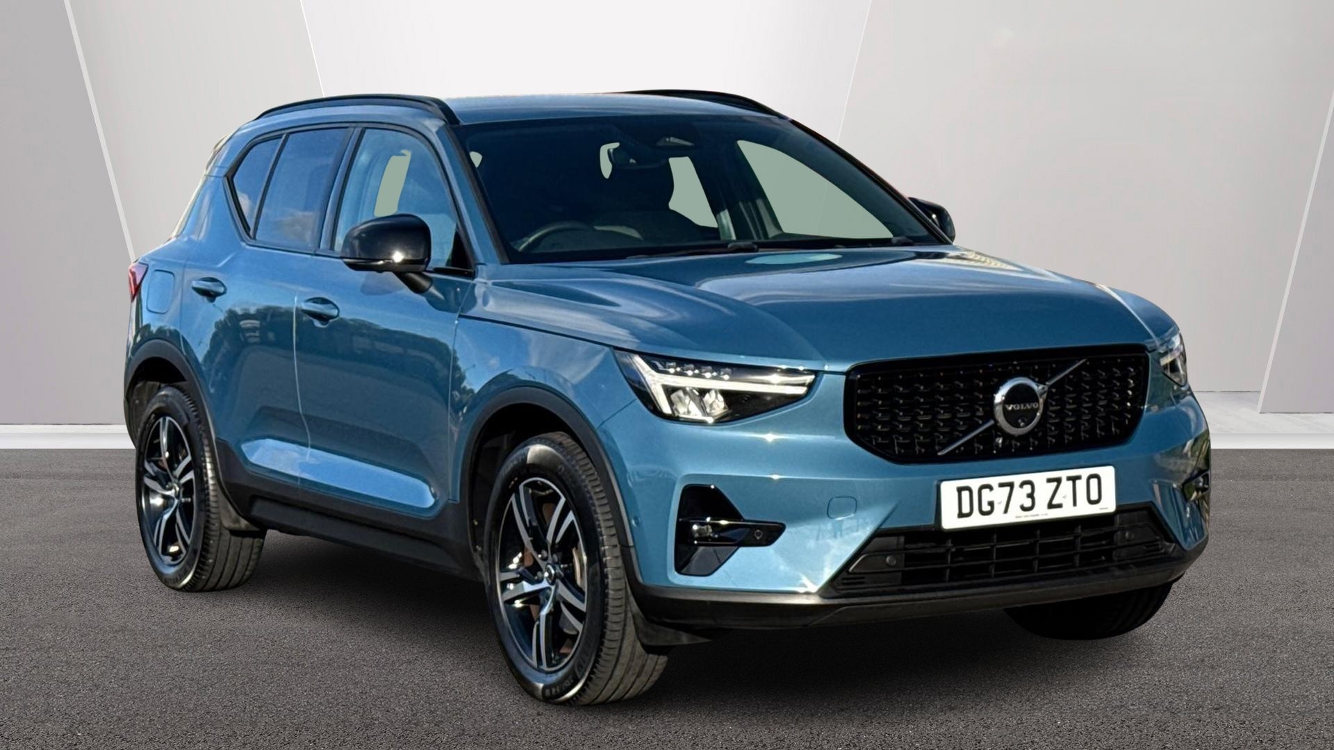2023 Volvo XC40